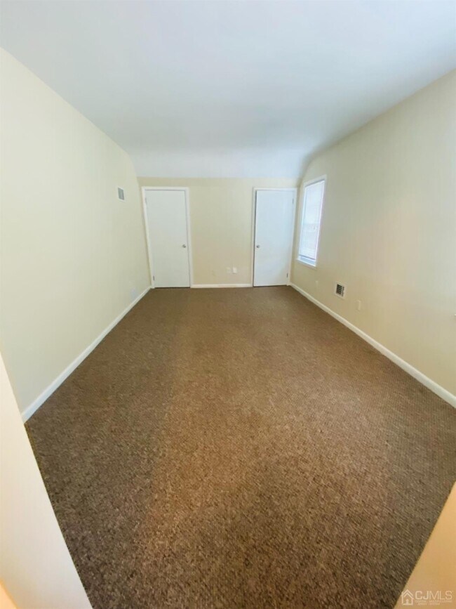 905 Cranbury Cross Rd, North Brunswick Township, NJ 08902 House