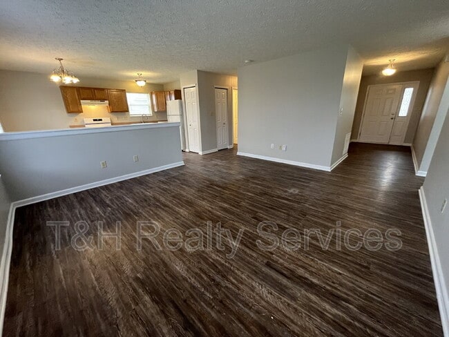 Building Photo - 699 Jack Pine Dr