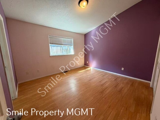 Building Photo - 963 Rodan Ave SE