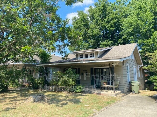 Foto del edificio - 690 Landis St