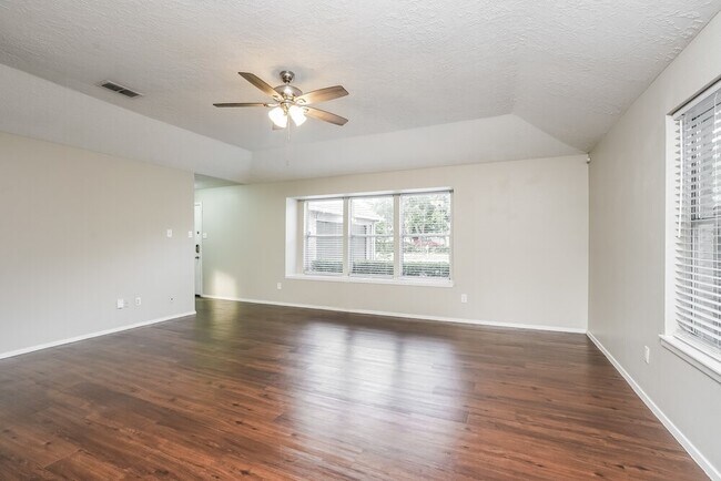 Foto del edificio - 21035 Rivershadows Ln