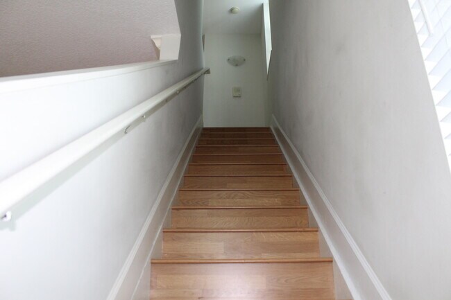 Building Photo - 106 Moorings Dr