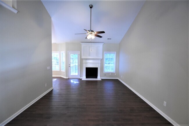Foto del edificio - 3670 McGuire Close NW