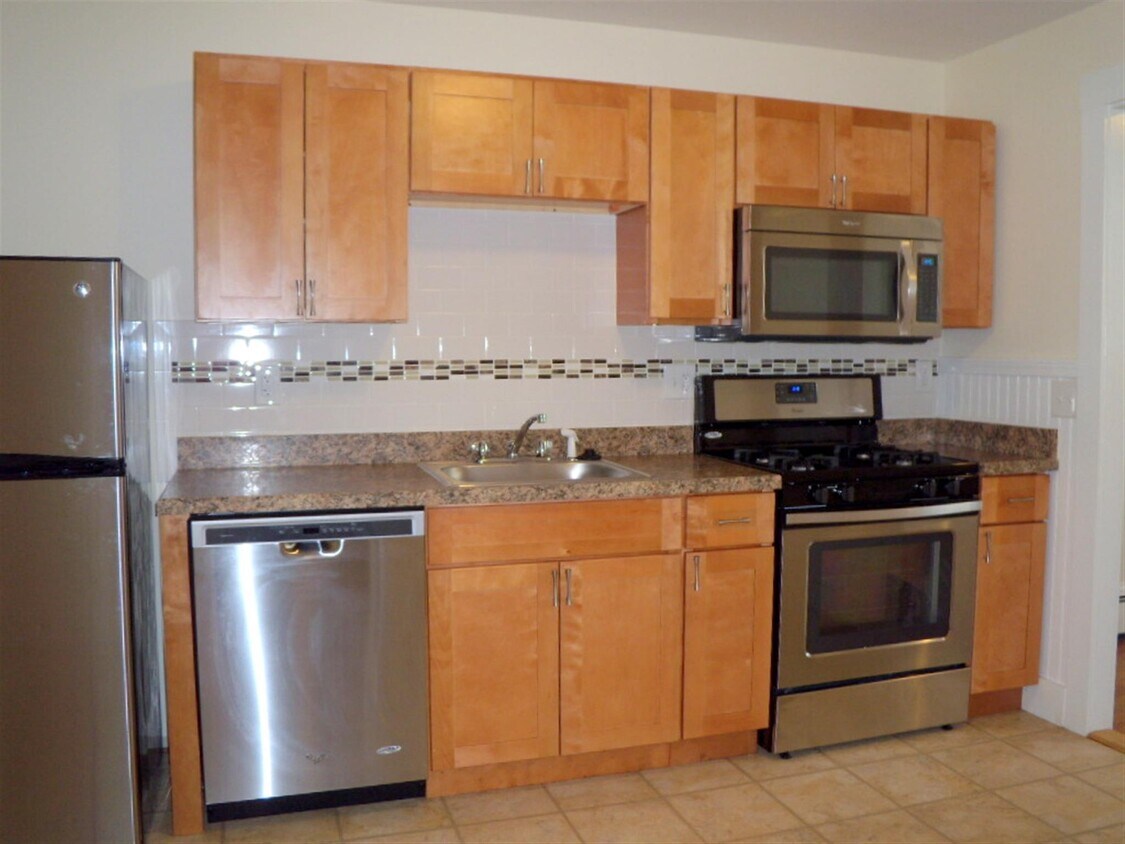 Primary Photo - 304 Highland Ave