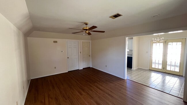 Foto del edificio - 803 E N St