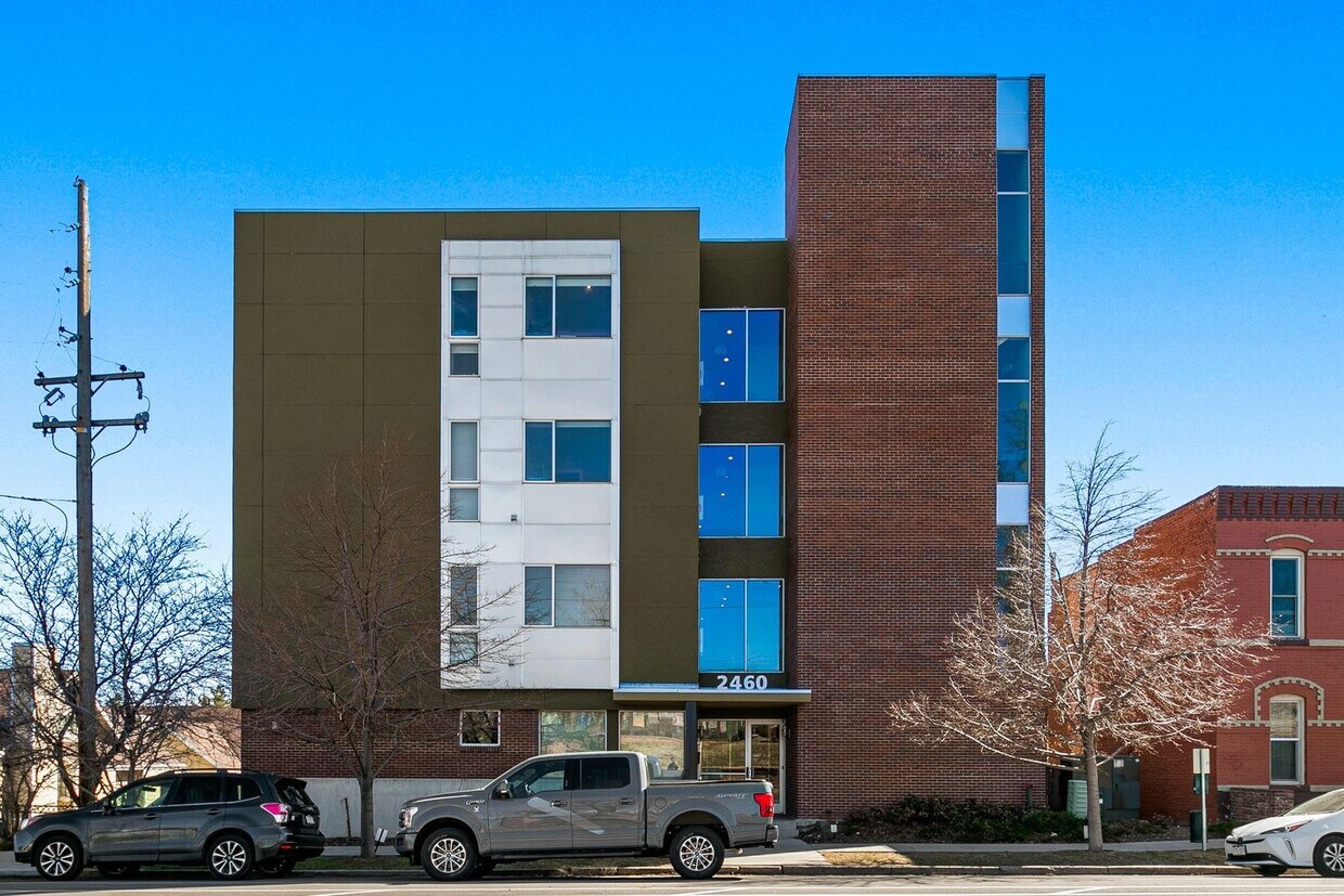 Fantastic Condo With Central AC And 1 Reserved Garage Parking Space! - Fantastic Condo With Central AC And 1 Reserved Garage Parking Space!