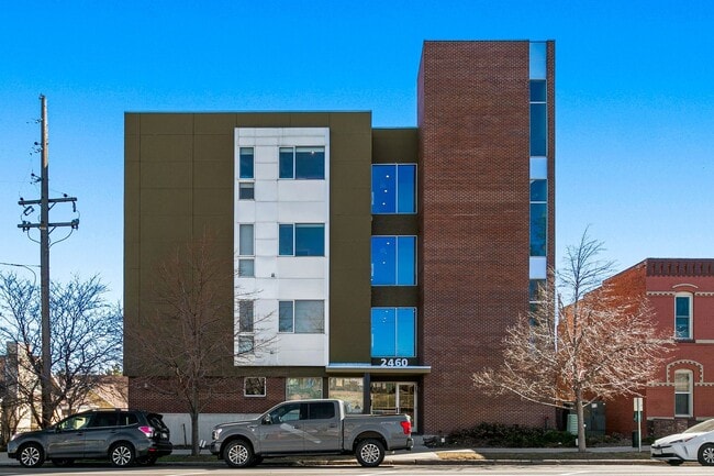 Fantastic Condo With Central AC And 1 Reserved Garage Parking Space! - Fantastic Condo With Central AC And 1 Reserved Garage Parking Space!