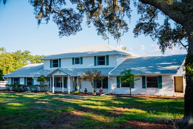 Foto del edificio - 315 Lazy Acres Ln