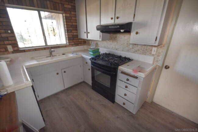 Building Photo - 3563 Schirra St