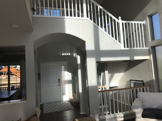Entryway - 1911 Sandhurst Dr