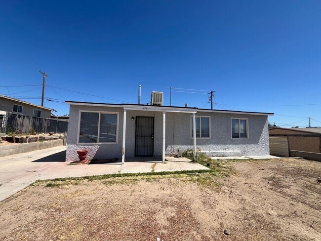 Building Photo - JUST REDUCED RENT!! 3 Bedroom 2 Bathroom H...