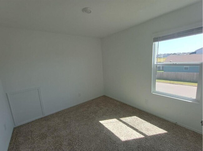 Foto del edificio - 100 Tugboat Annie Wy