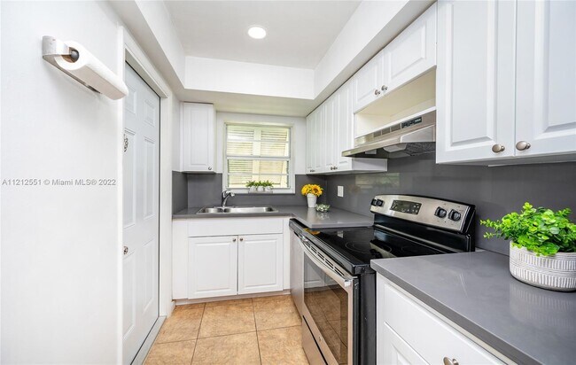 Building Photo - 7308 SW 82nd St