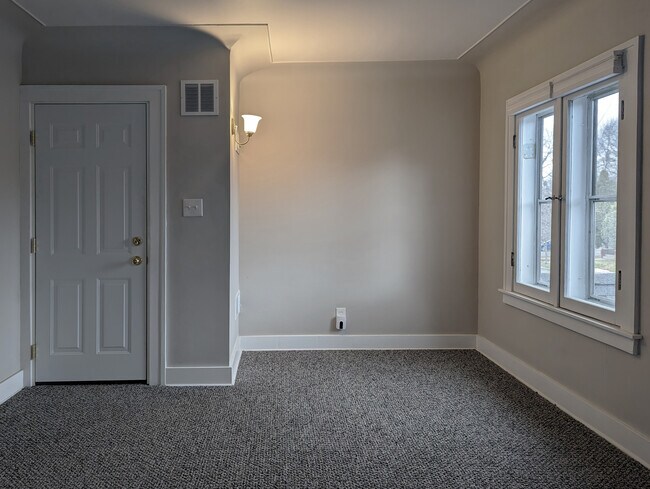 Building Photo - 3685 Bedford St