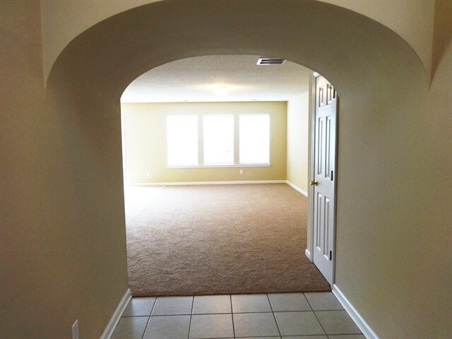 Building Photo - 210 Flat Rock Ter