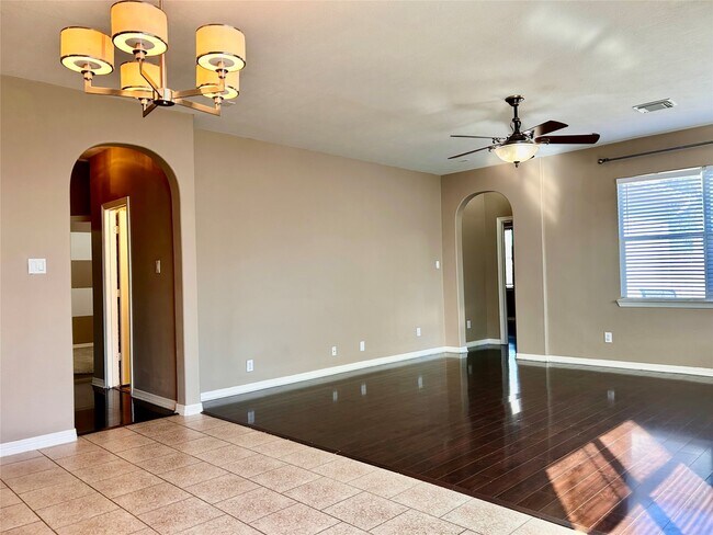Building Photo - 3643 Rocky Ledge Ln