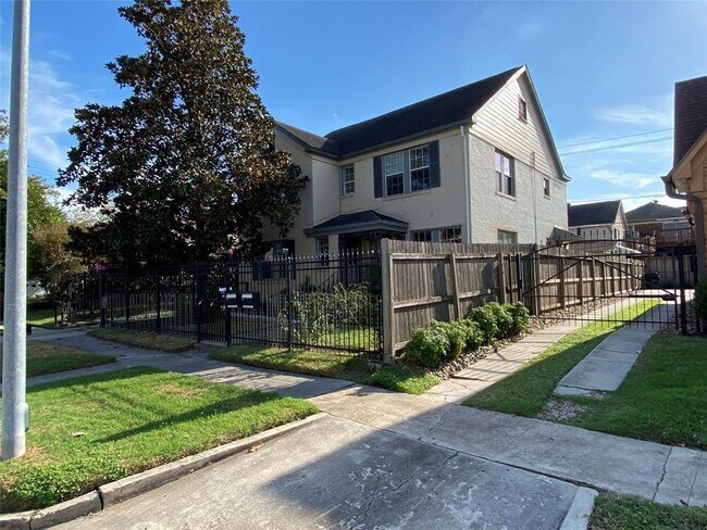 Foto del edificio - 2716 Arbor St