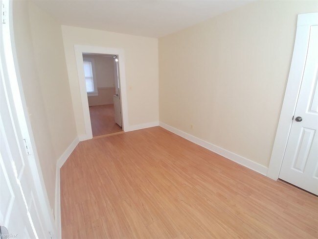 Building Photo - 1 br, 1 bath 4plex - 17 Woodland St Apt A
