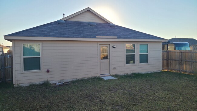 Foto del edificio - 14301 Saddlebred Way