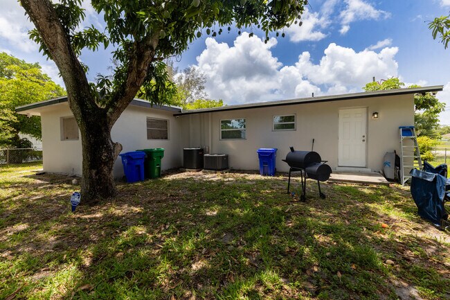 Foto del edificio - 2921 NW 11th St