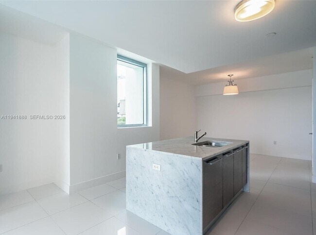 Foto del edificio - 900 Biscayne Blvd