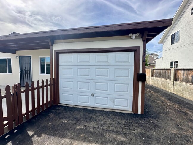 Foto del edificio - COMING SOON--2 bed/1 bath in IB