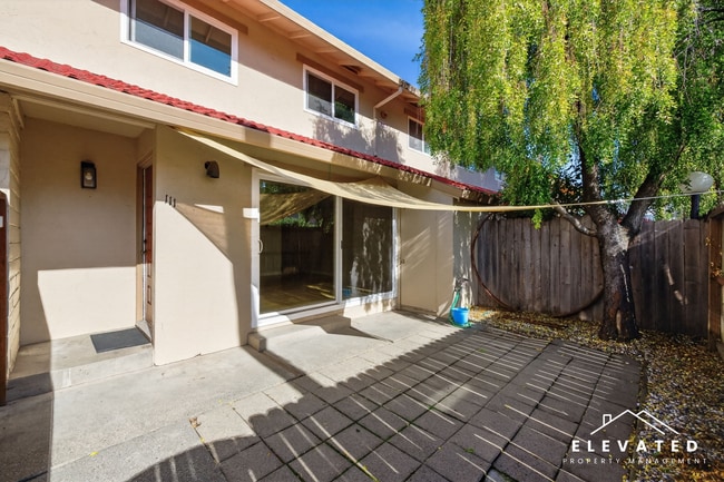 Building Photo - 111 Avram Ave