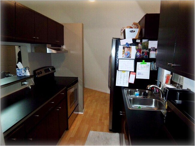 Foto del edificio - 5900 Goldenrod Ln N
