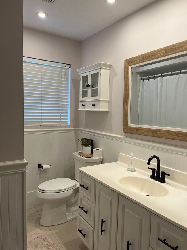 Foto del edificio - 2884 Pineridge Ave
