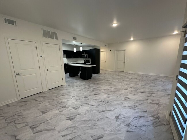 Interior Photo - Hampton Astoria