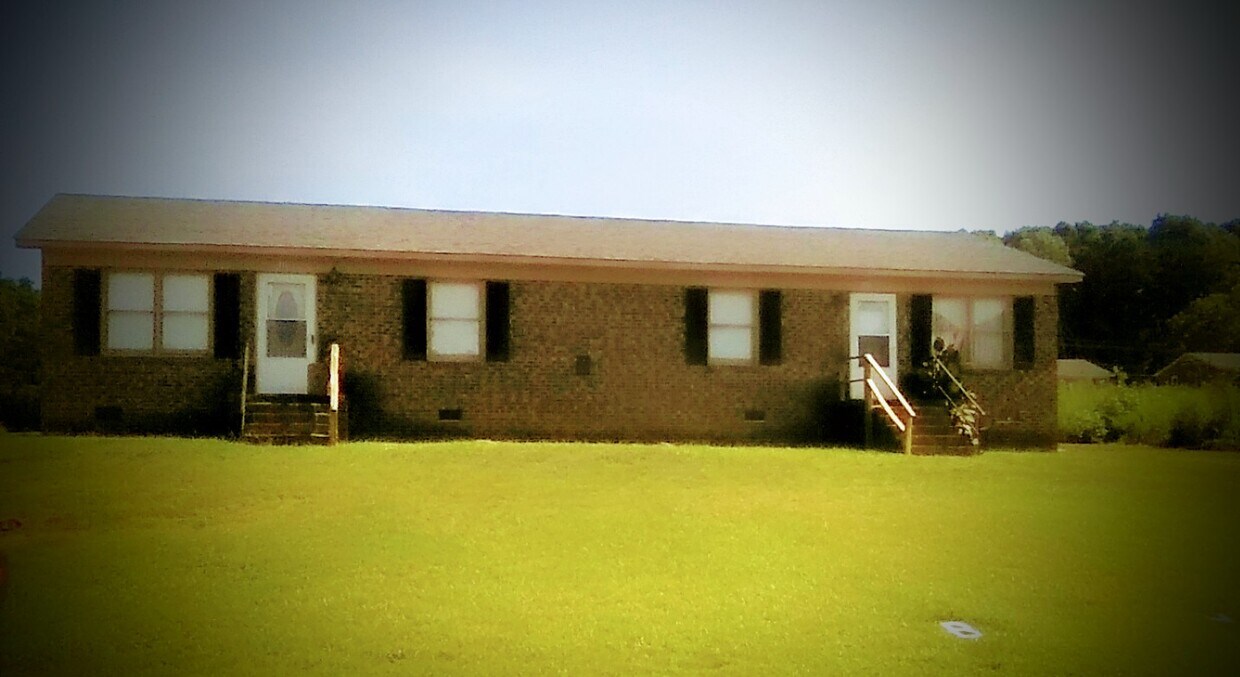 Primary Photo - 3000 Drake Cir