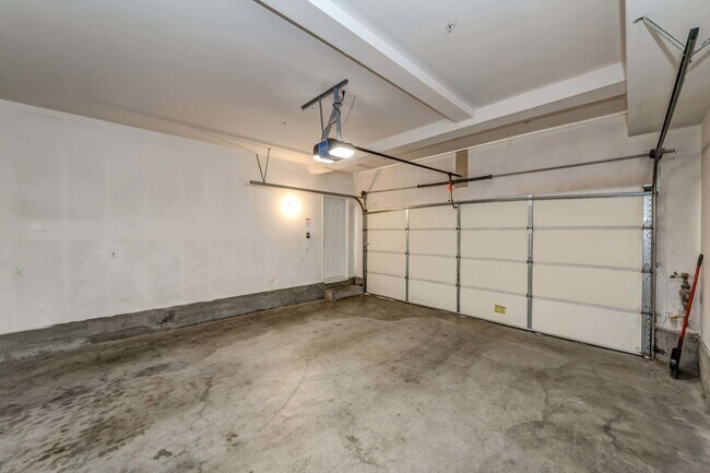 Building Photo - 137 Talmadge