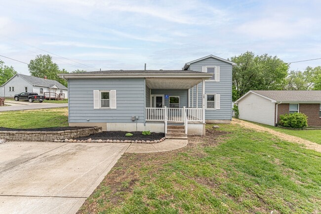 Building Photo - 100 Walnut St