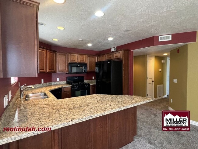 Building Photo - Beautiful Sandy Condo For Rent!