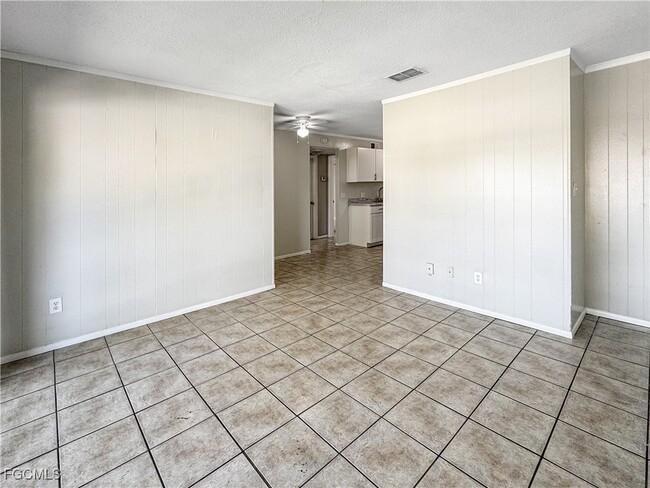 Foto del edificio - 1852 Golf View Ave