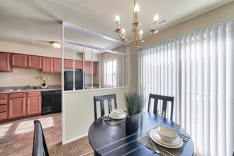 Jamestowne Apartments photo'