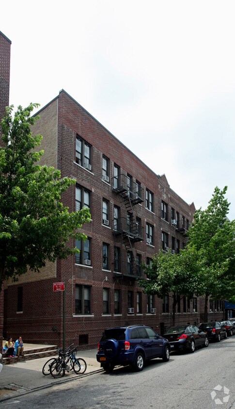 Foto del edificio - 11-24 46th Ave