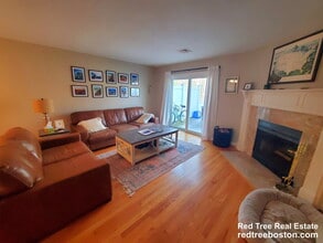 Building Photo - 1400 Lagrange St