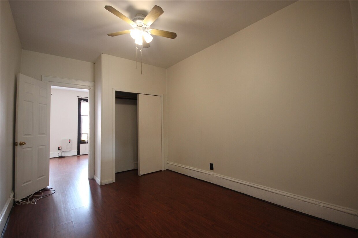 Primary Photo - 407 4th St