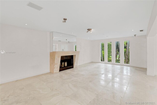Foto del edificio - 6620 Windsor Ln