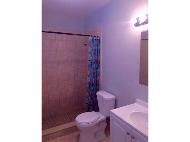 Foto del edificio - 350 NW 17th Pl