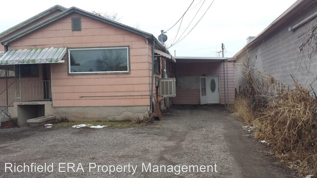 Building Photo - 75 W 200 N