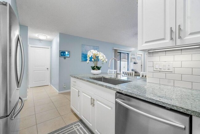 Building Photo - 1106 Hyacinth Pl