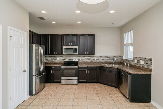 Building Photo - 908 Fern Leaf Dr