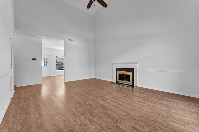 Building Photo - 21 Glencove Ct