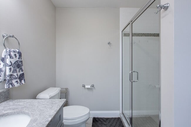 Foto del edificio - 301 Glen Forest Dr