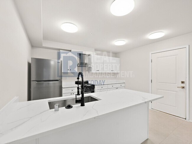 Foto del edificio - The One Apt - 7843 (Silver)