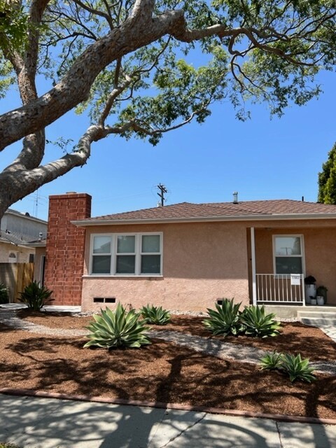 Building Photo - 17003 Glenburn Ave