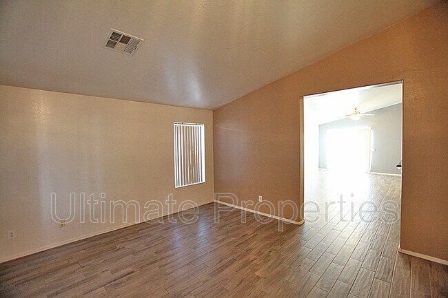 Building Photo - 16415 N 165th Dr