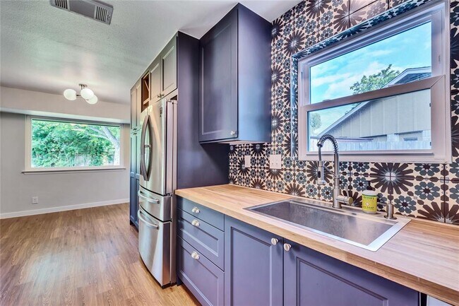 Foto del edificio - 10713 Berthound Dr